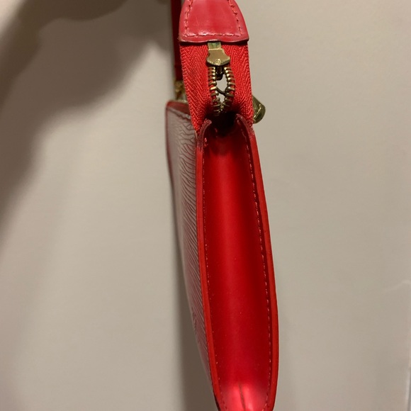 LV Pochette Accessoires Red Epi  Bag - Picture 5 of 11